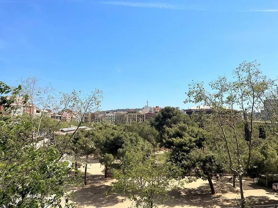 Apartamento Muy Luminoso Frente A Parque Joan Miro Barcelona